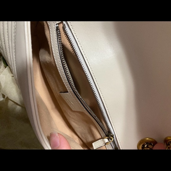 Gucci GG Marmont Matelasse Shoulder Bag - Picture 4 of 6